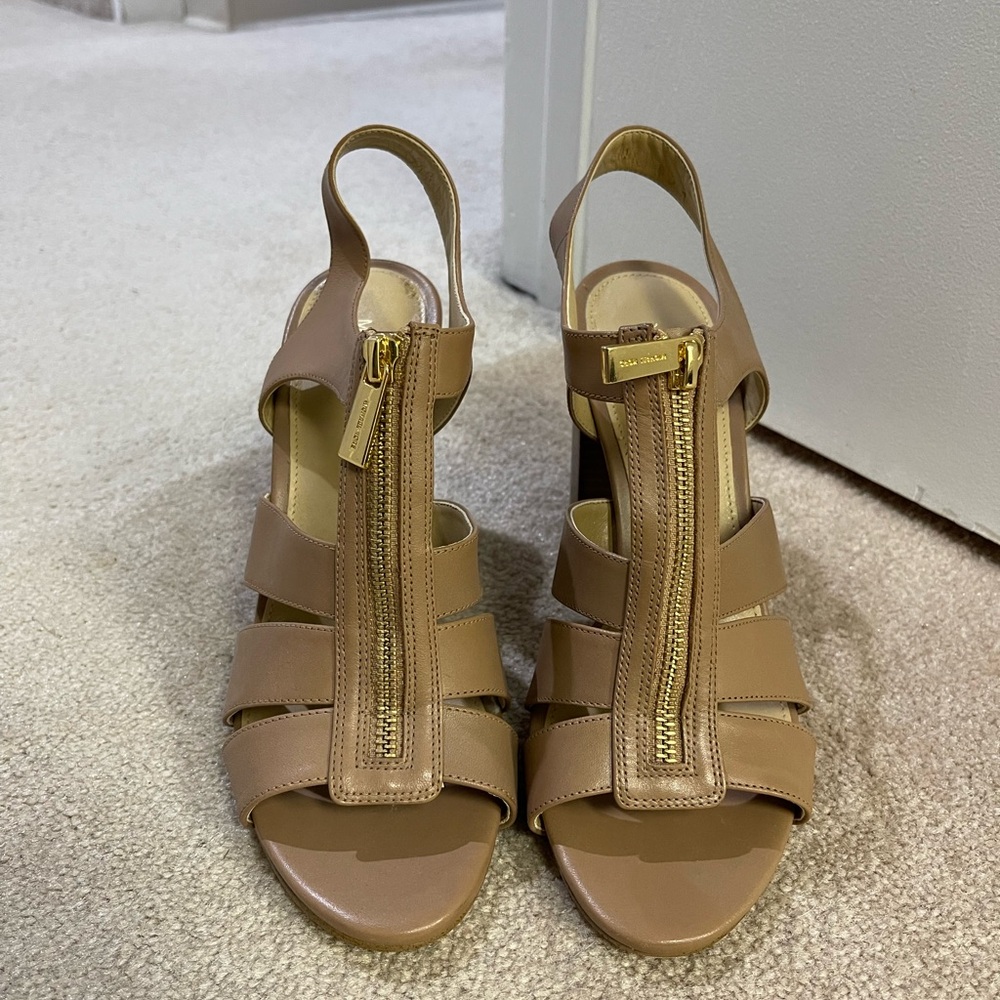 Michael Kors Tan Women's Sandals size 9